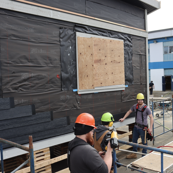 VIU Cowichan carpentry students working on the tiny home