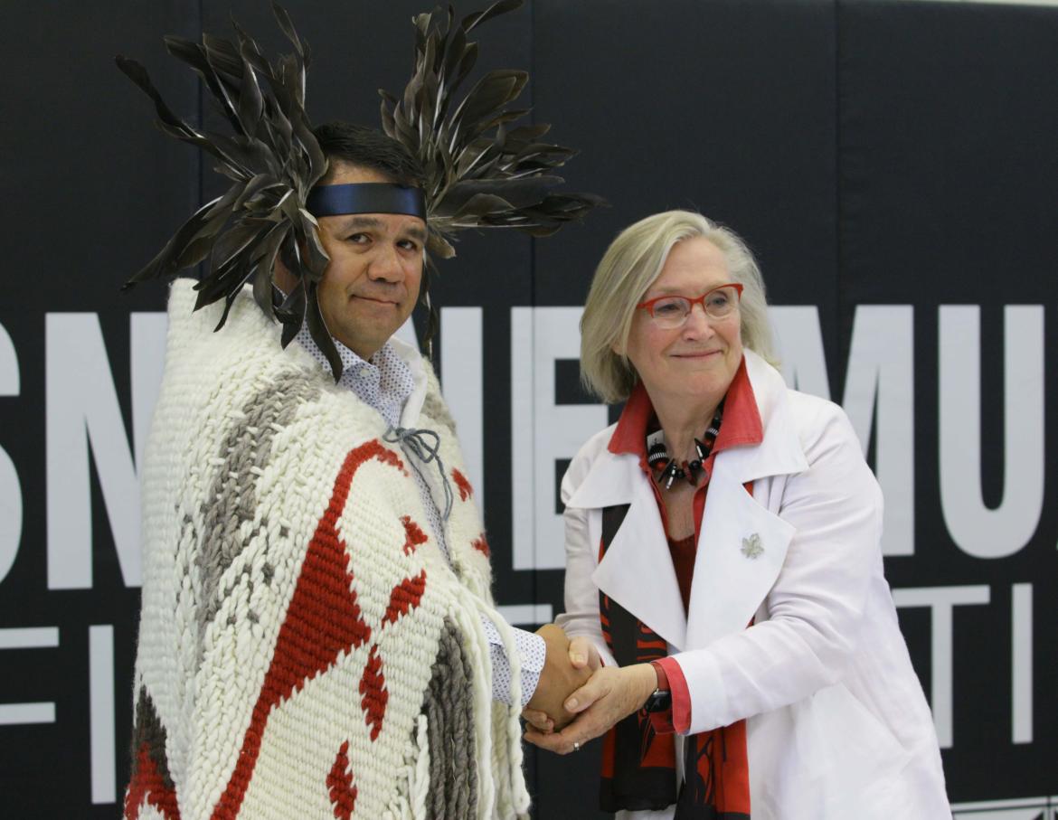 Snuneymuxw Chief Michael Wyse and Carolyn Bennett, Minister of Crown-Indigenous Relations