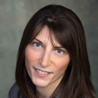 Lindsay McCunn headshot