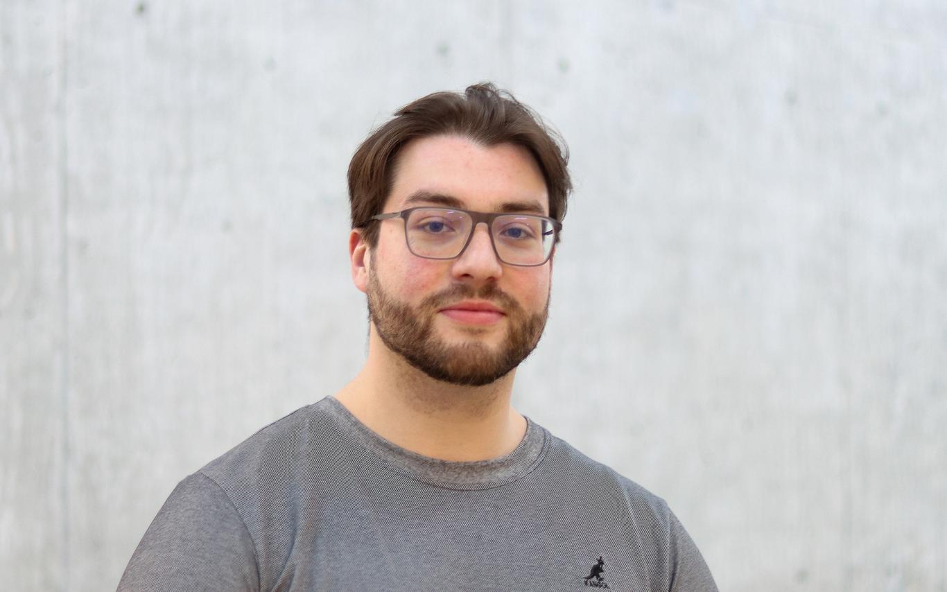 Headshot of Mac Barrera.